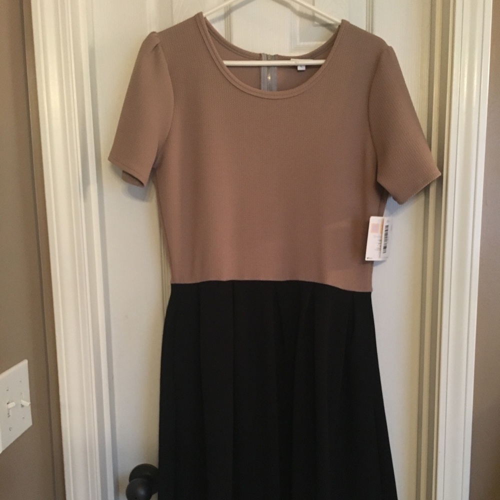 LuLaRoe Amelia